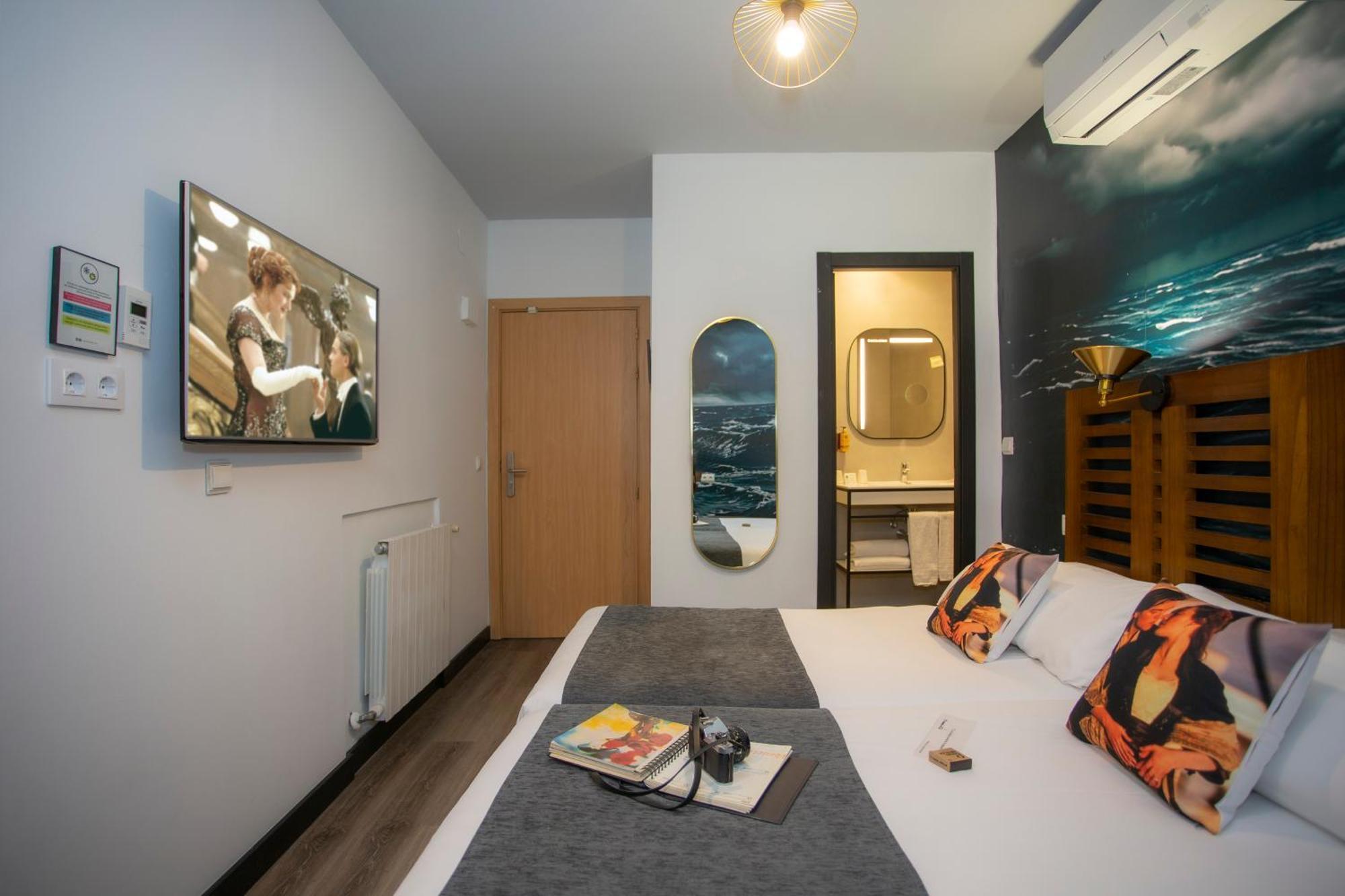 Interior Economy Twin Room