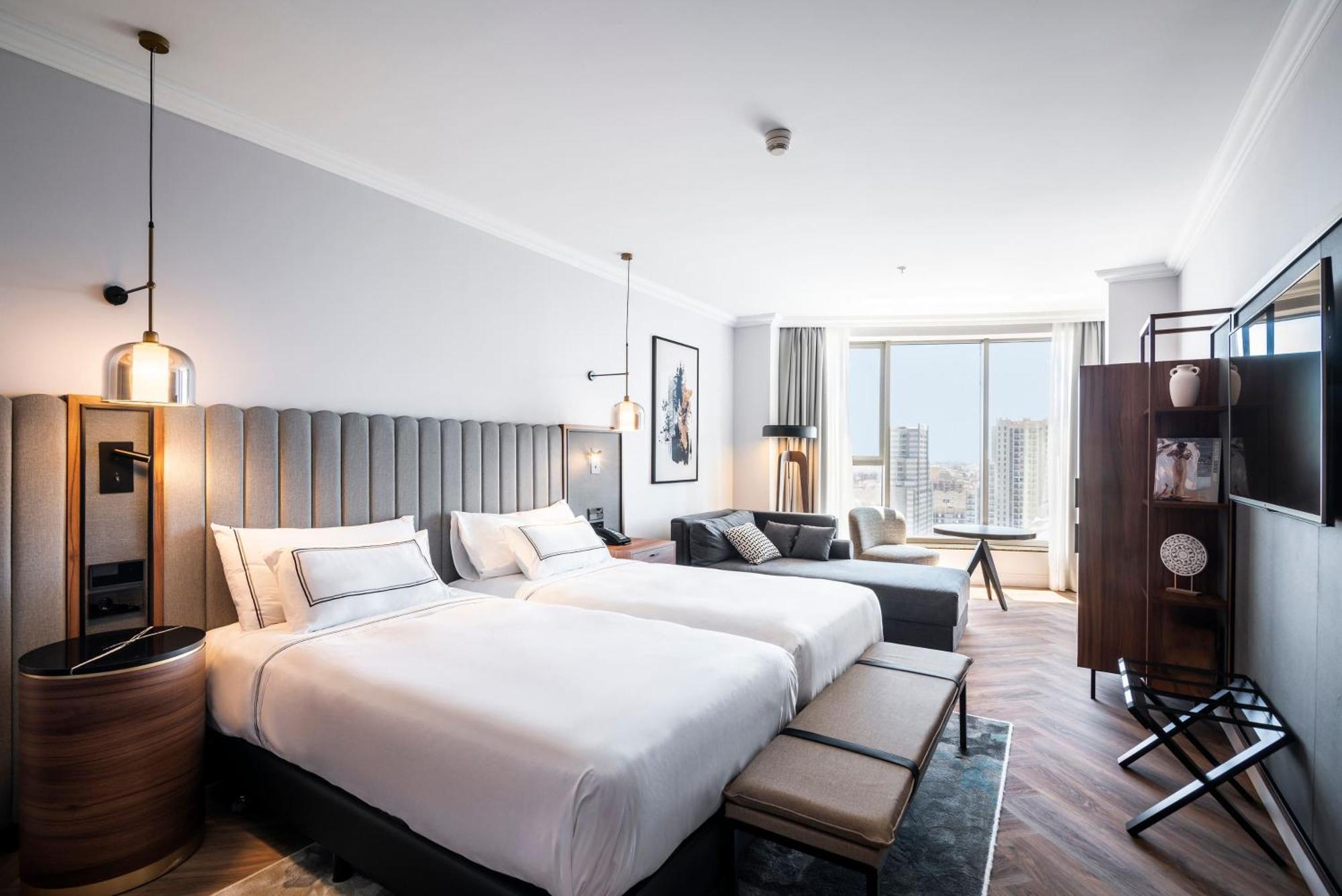 Grand Suite Familiar The Level